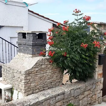 Apartment Tiha *